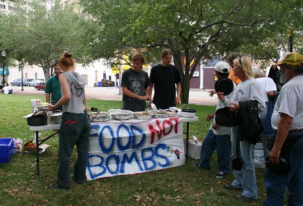 File:Food not bombs 1.JPG