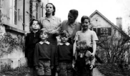 File:Marie-Christine Mikhaïlo e figli.jpg