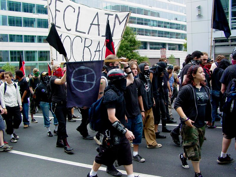 File:S24 Black Bloc 1.jpg