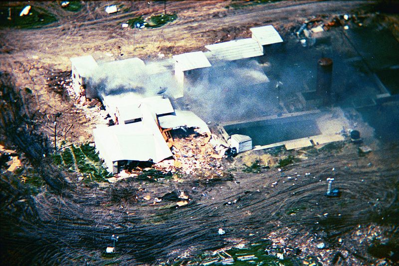 File:Mountcarmelfire04-19-93-l.jpg