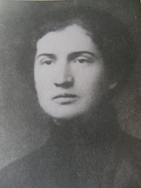 File:Mariola Sirakova2.jpg
